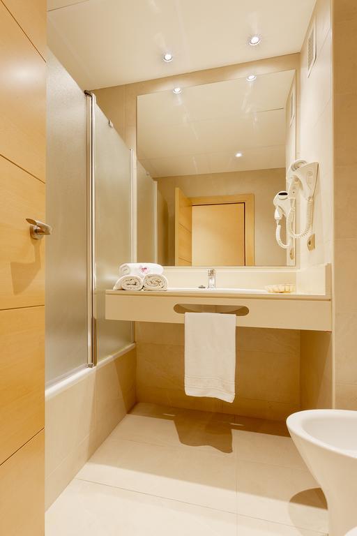 Chambre Triple (2 Adultes + 1 Enfant) - Vue sur Mer